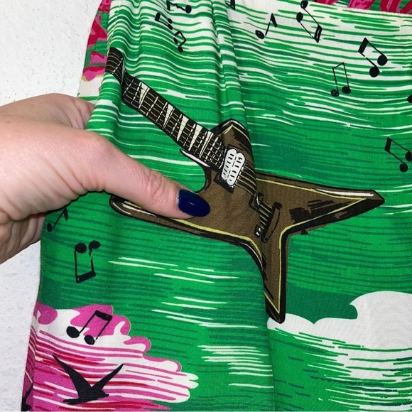 GUCCI Bermuda Shorts Green Pink White US 4 EU 40 Beach Surf Guitar NWT New - Picture 10 of 16